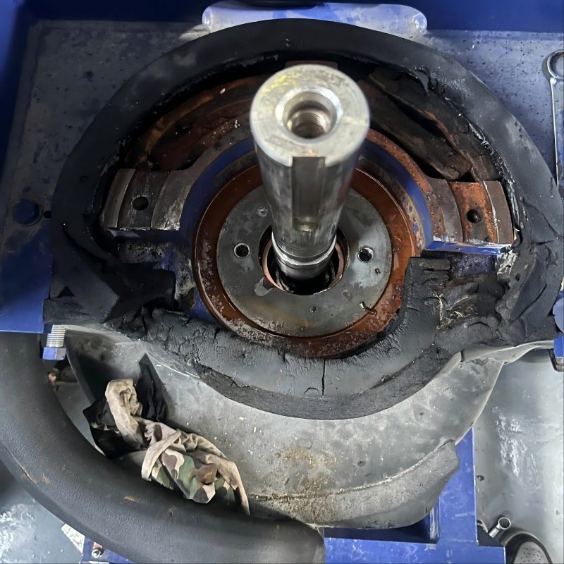 صور الصيانة اليومية لمضخات المياه